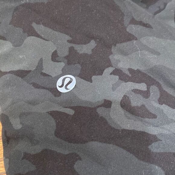 Lululemon Align Crop *21" Incognito Camo Multi Grey size 6 - Picture 3 of 6
